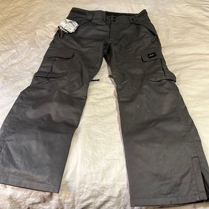 Oakley Ski / Snowboard Pants. Mens Dark-Grey Medium. Super water-Proof and Warm.